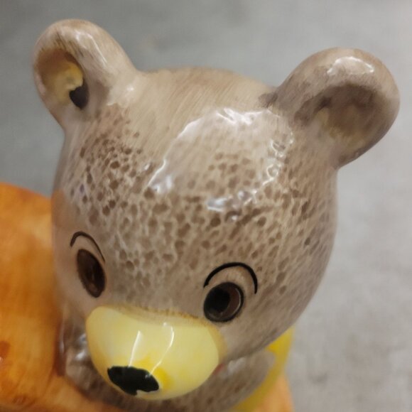 Vintage Ceramic Bear Mantle Table Clock Made In Japan - Picture 4 of 11